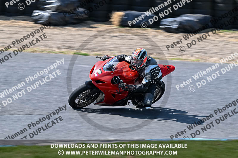 enduro digital images;event digital images;eventdigitalimages;lydden hill;lydden no limits trackday;lydden photographs;lydden trackday photographs;no limits trackdays;peter wileman photography;racing digital images;trackday digital images;trackday photos